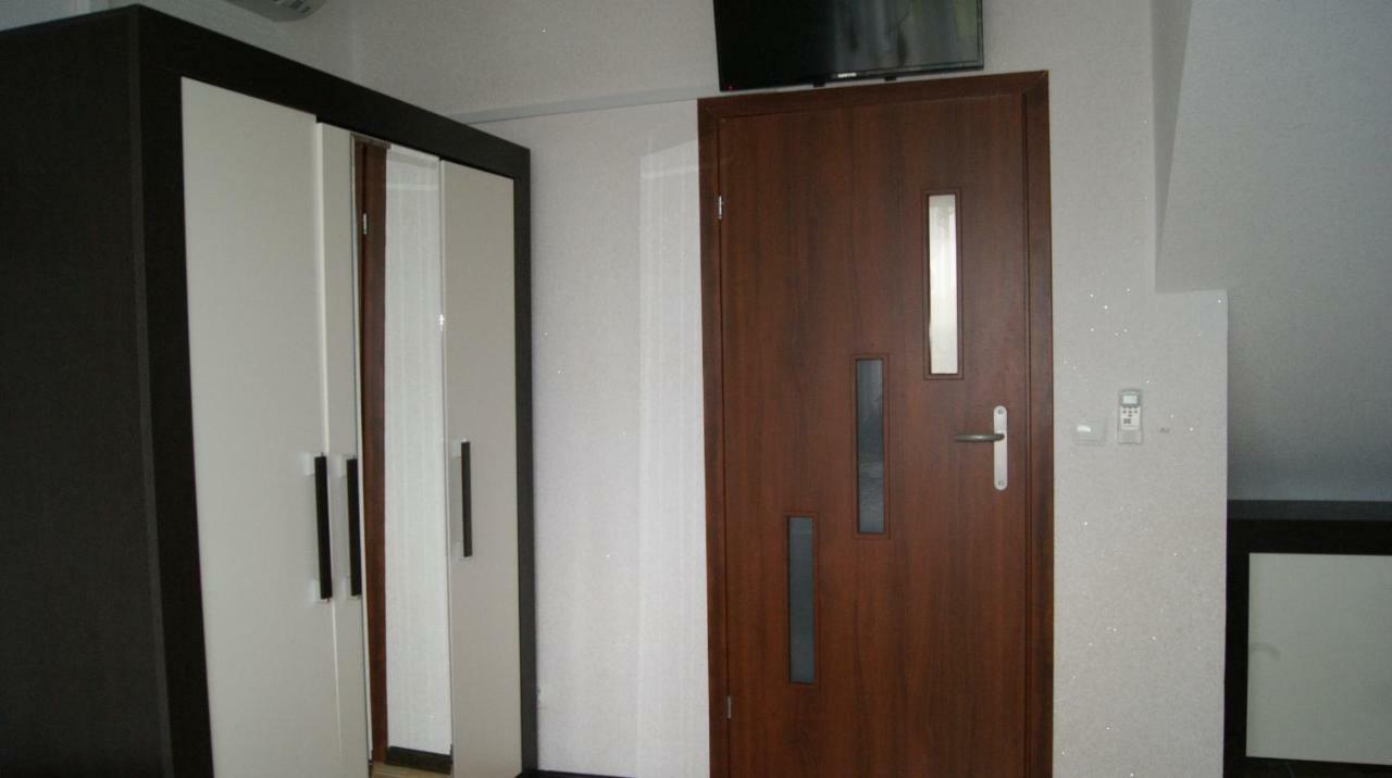 Pokoje Goscinne-Kwatera U Evy Swarzewo Exterior photo